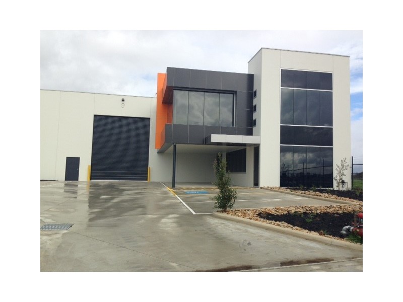9 Paramount Blvd, Cranbourne VIC 3977