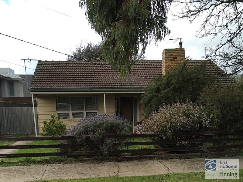2 Mundaring Avenue, Cranbourne VIC 3977