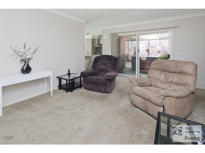 10 Kingsbarn Court, Cranbourne VIC 3977