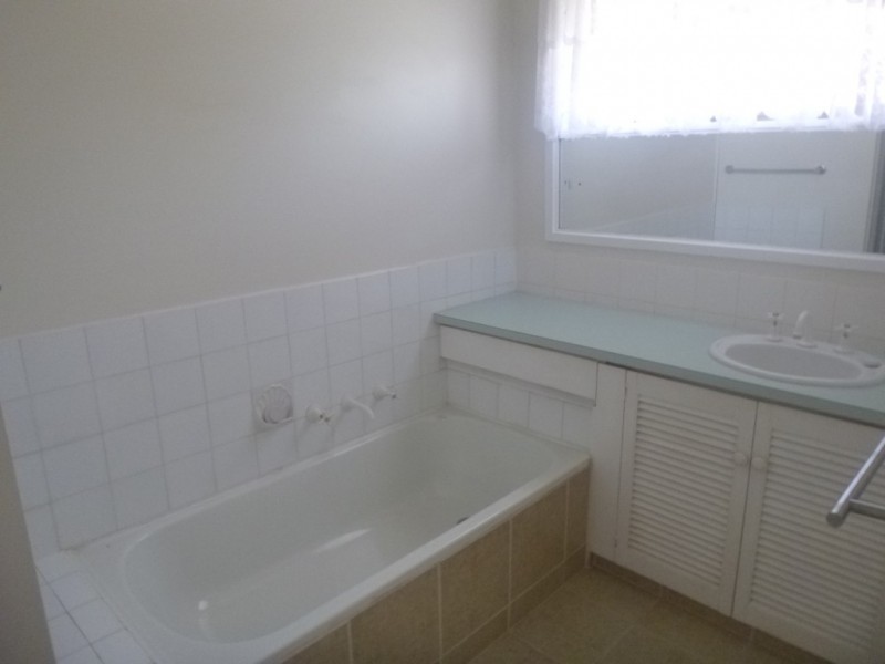 23 Baystone Drive, Cranbourne VIC 3977