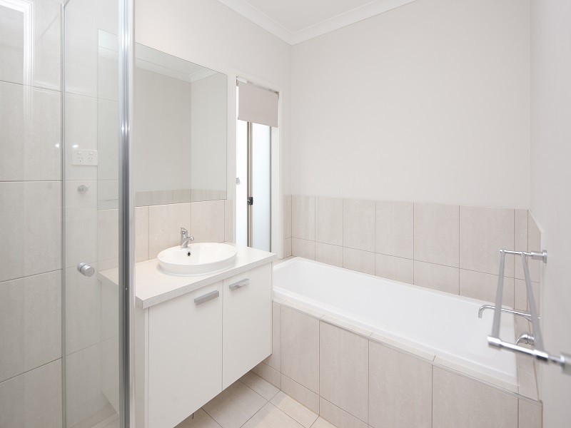 12 Hill Farm Drive, Clyde VIC 3978