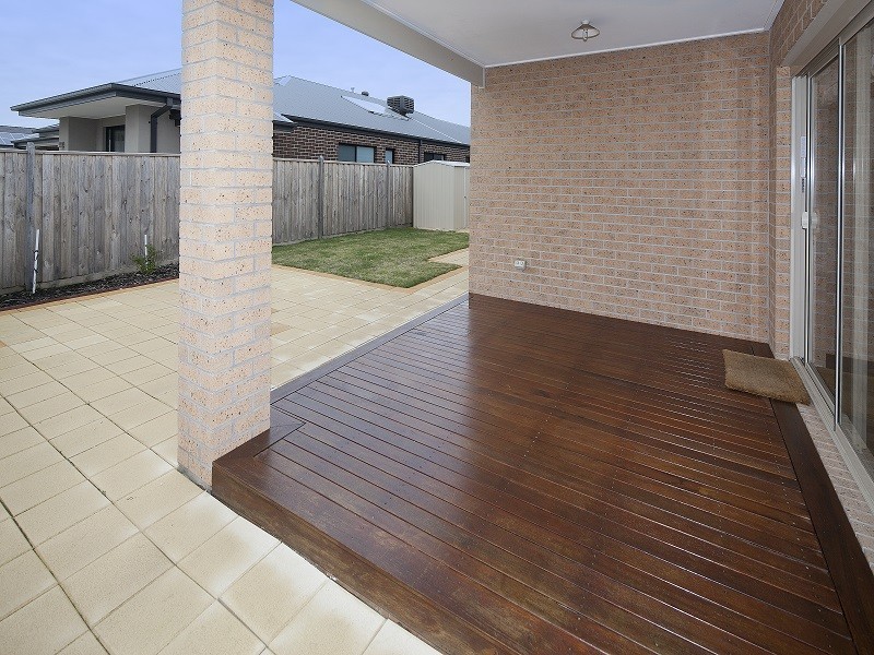 12 Hill Farm Drive, Clyde VIC 3978