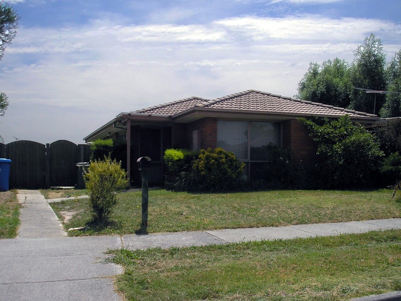 24 Terrence Drive, Cranbourne North VIC 3977