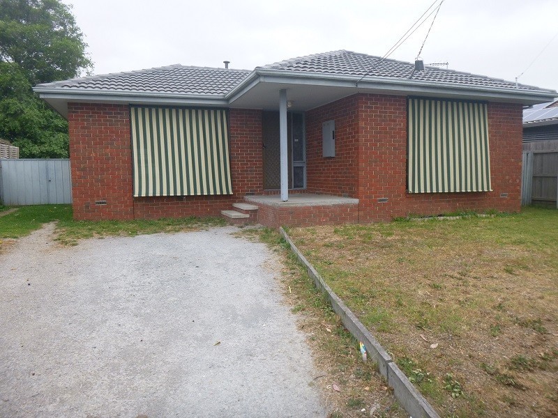 4 David Avenue, Cranbourne VIC 3977