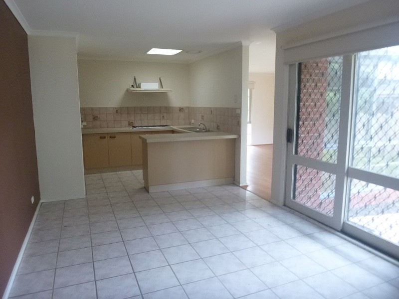 4 David Avenue, Cranbourne VIC 3977