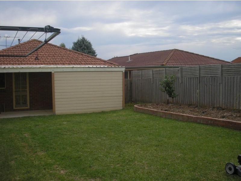 22 Jessie Street, Cranbourne North VIC 3977