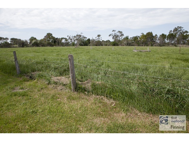 870 KooWeeRup Rd, Modella VIC 3816