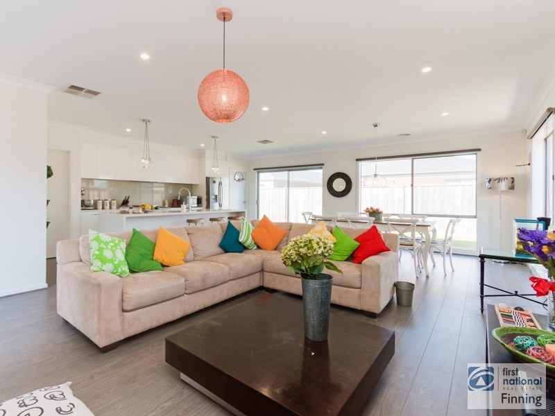 77 Brocker street, Clyde North VIC 3978