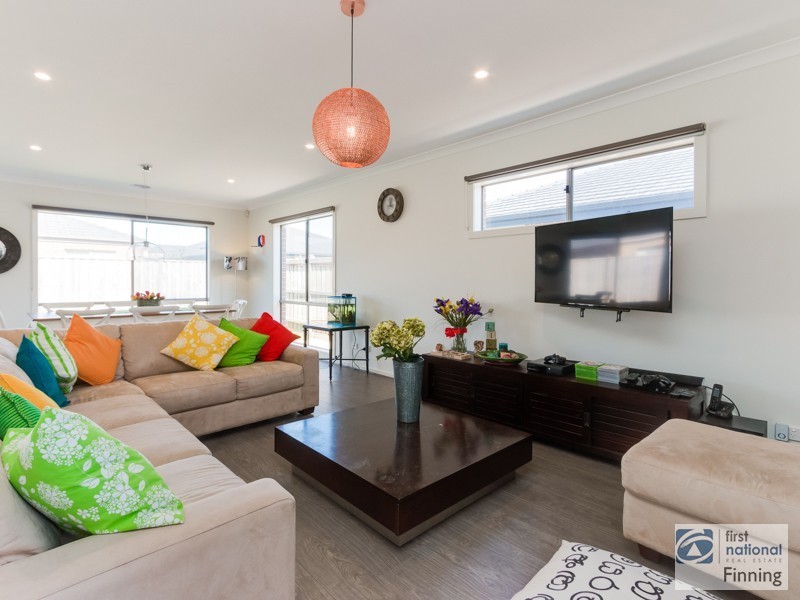 77 Brocker street, Clyde North VIC 3978