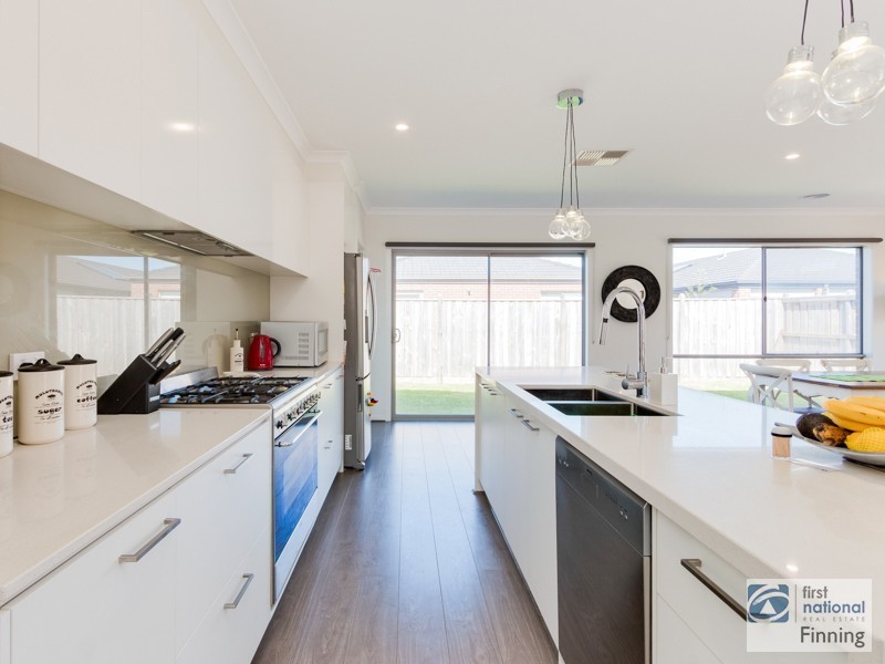 77 Brocker street, Clyde North VIC 3978