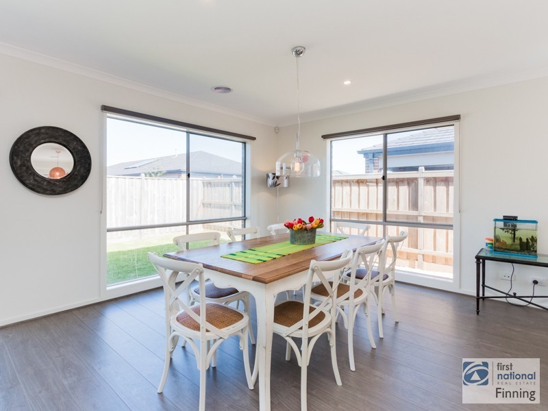 77 Brocker street, Clyde North VIC 3978