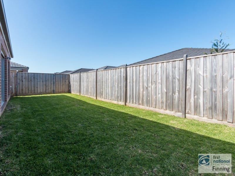 77 Brocker street, Clyde North VIC 3978