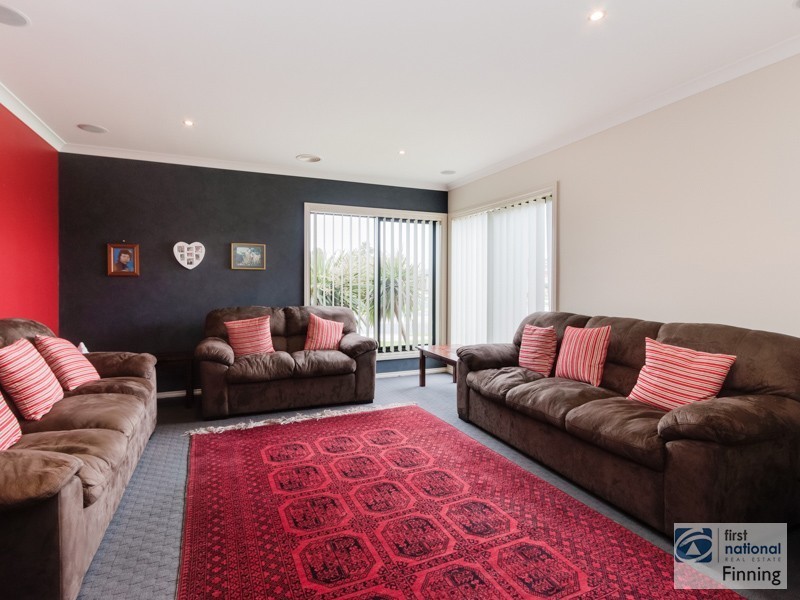 60 Thunderbolt Drive, Cranbourne East VIC 3977