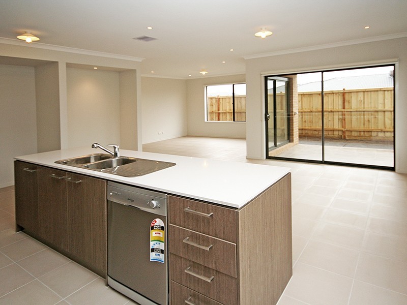 31 Green Gully Way, Clyde VIC 3978