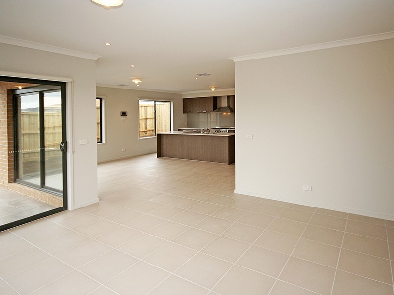 31 Green Gully Way, Clyde VIC 3978