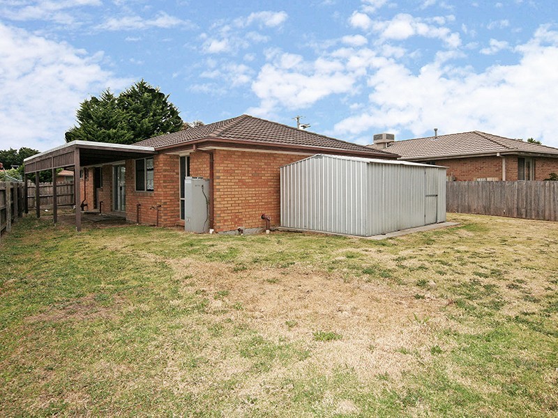 102 Clairmont Avenue, Cranbourne VIC 3977