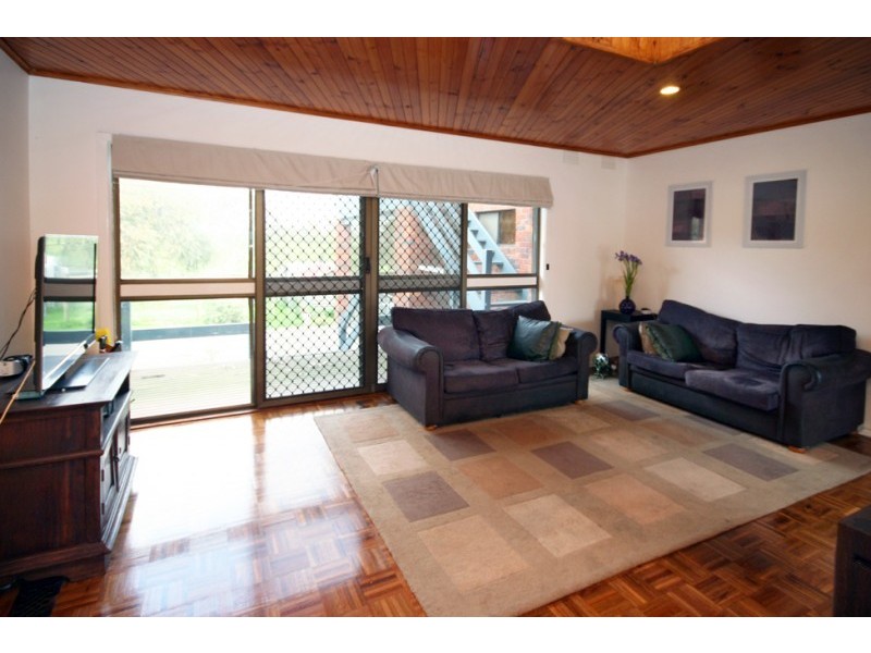 174 Craig Road, Devon Meadows VIC 3977