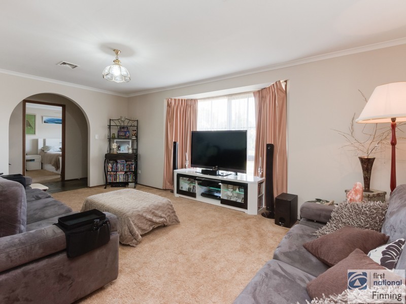29 Courtenay Avenue, Cranbourne North VIC 3977