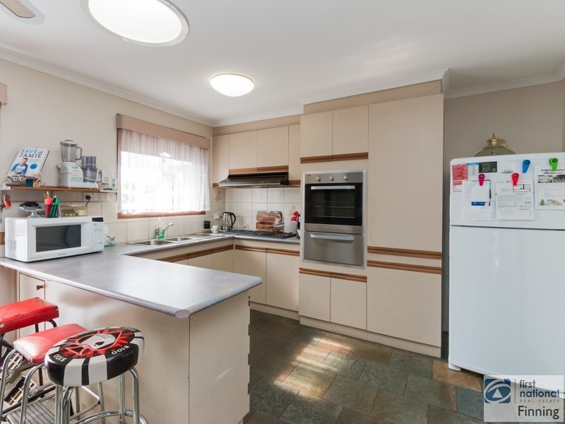 29 Courtenay Avenue, Cranbourne North VIC 3977