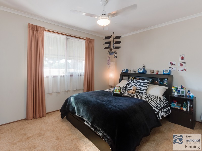 29 Courtenay Avenue, Cranbourne North VIC 3977