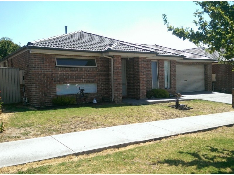 41 Broad Oak Drive, Cranbourne East VIC 3977