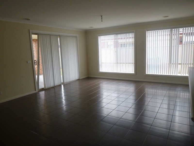 41 Broad Oak Drive, Cranbourne East VIC 3977