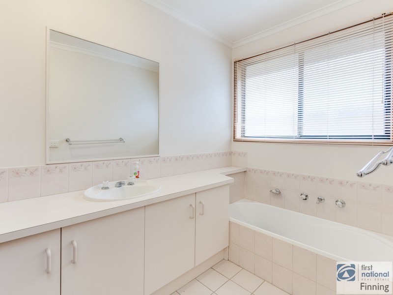 6 Craigton Court, Cranbourne North VIC 3977