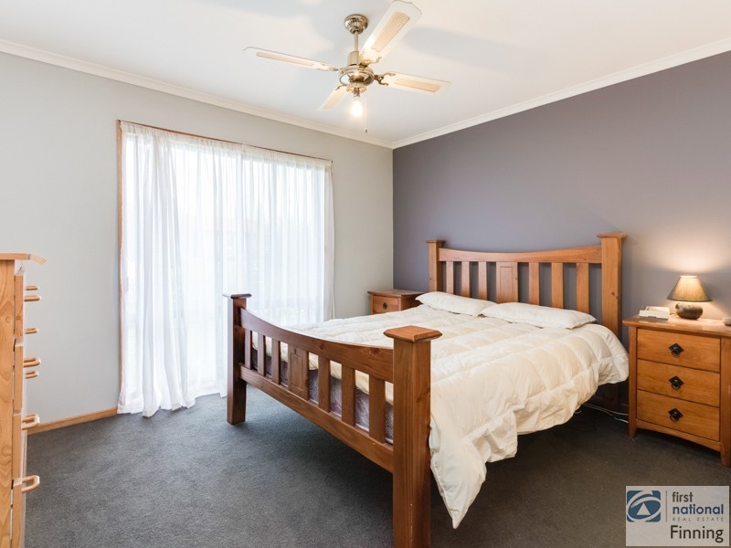 6 Craigton Court, Cranbourne North VIC 3977