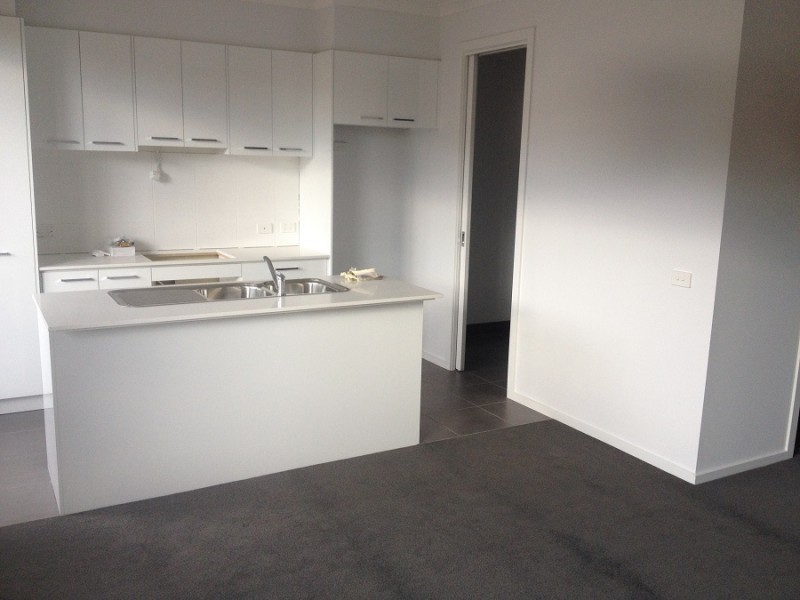 10 Aviara Walk, Cranbourne VIC 3977