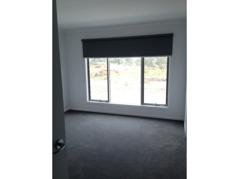 10 Aviara Walk, Cranbourne VIC 3977