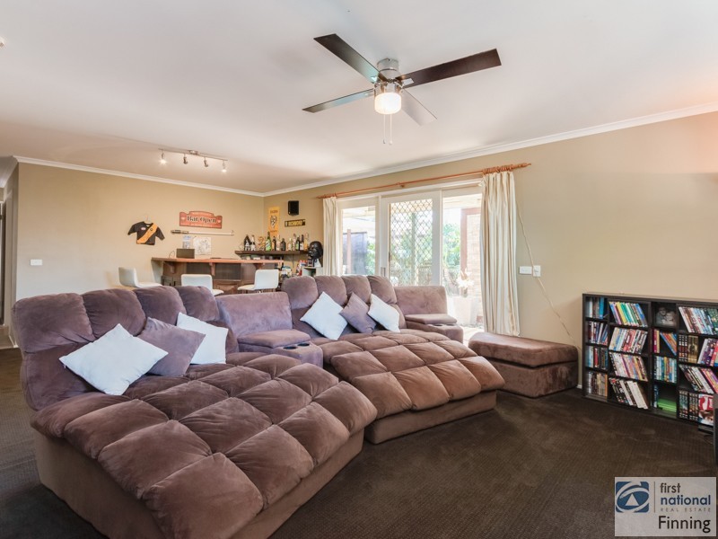 22 Joyce Street, Cranbourne West VIC 3977