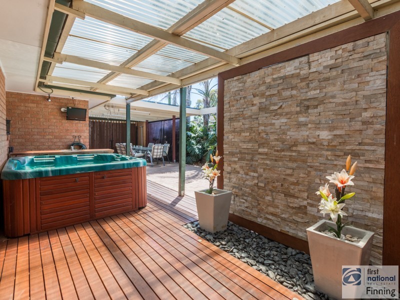 22 Joyce Street, Cranbourne West VIC 3977