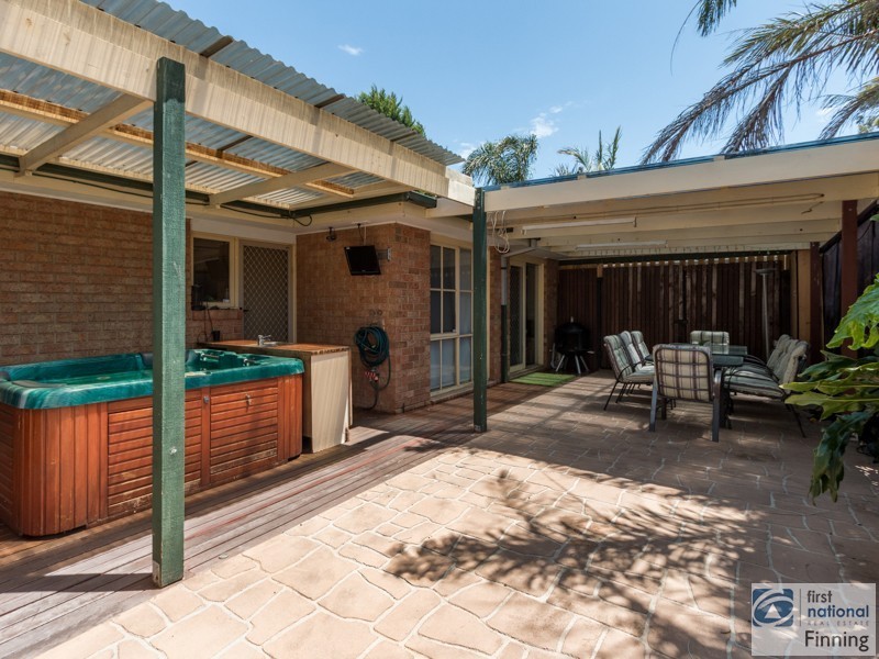 22 Joyce Street, Cranbourne West VIC 3977