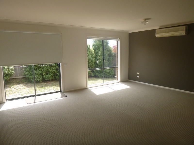 41 Calais Circuit, Cranbourne West VIC 3977