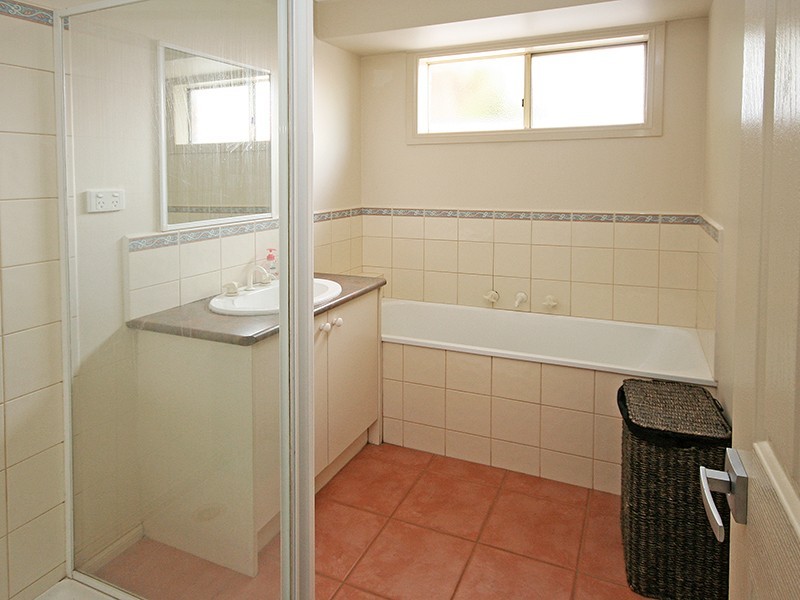 233 Monahans Road, Cranbourne West VIC 3977