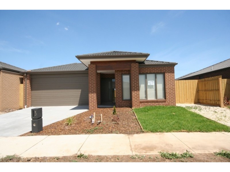 3 Pony Court, Cranbourne East VIC 3977