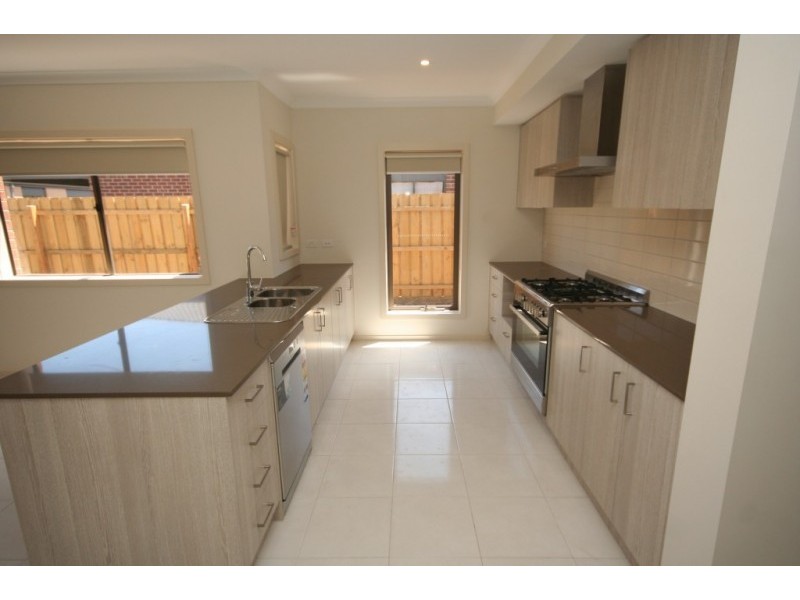 3 Pony Court, Cranbourne East VIC 3977