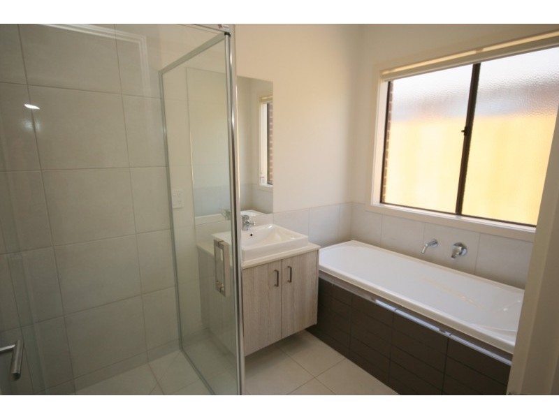 3 Pony Court, Cranbourne East VIC 3977