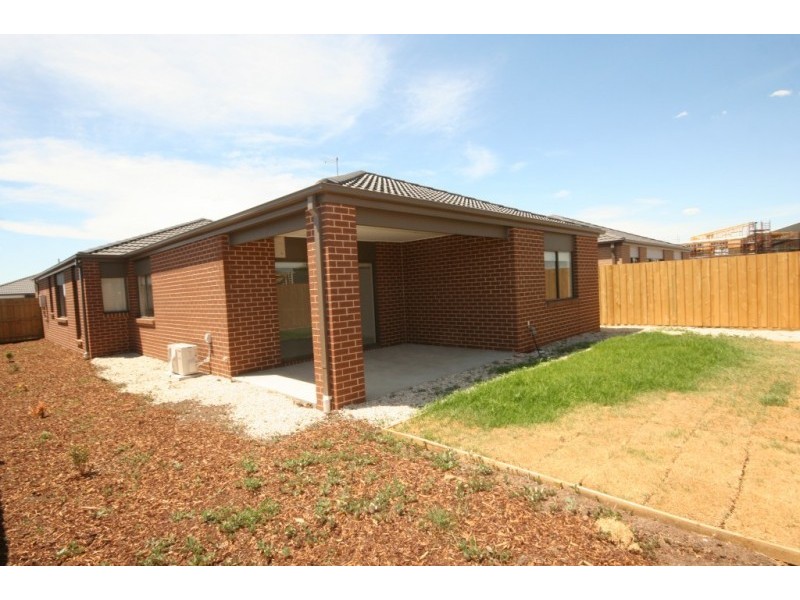 3 Pony Court, Cranbourne East VIC 3977