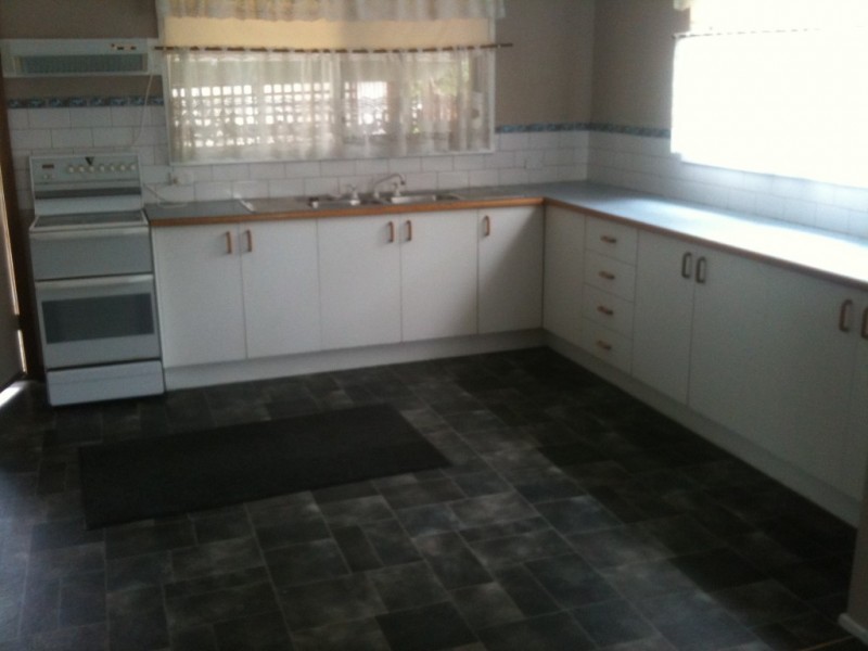 8 Latrobe Street, Cranbourne VIC 3977