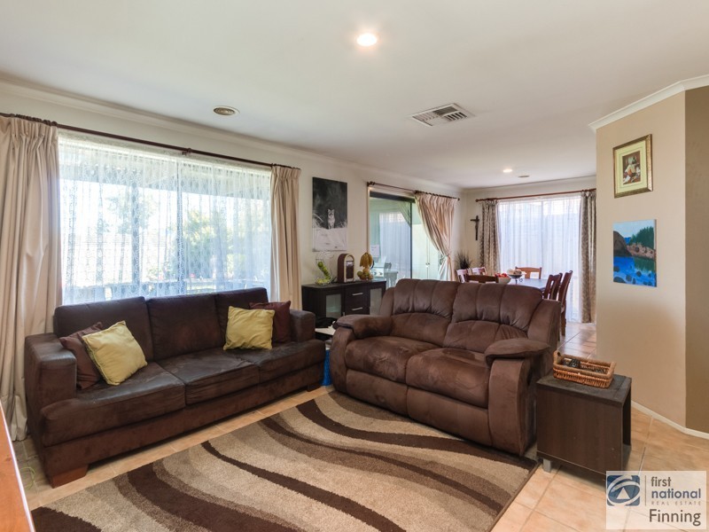 21 Trafalgar Way, Cranbourne East VIC 3977