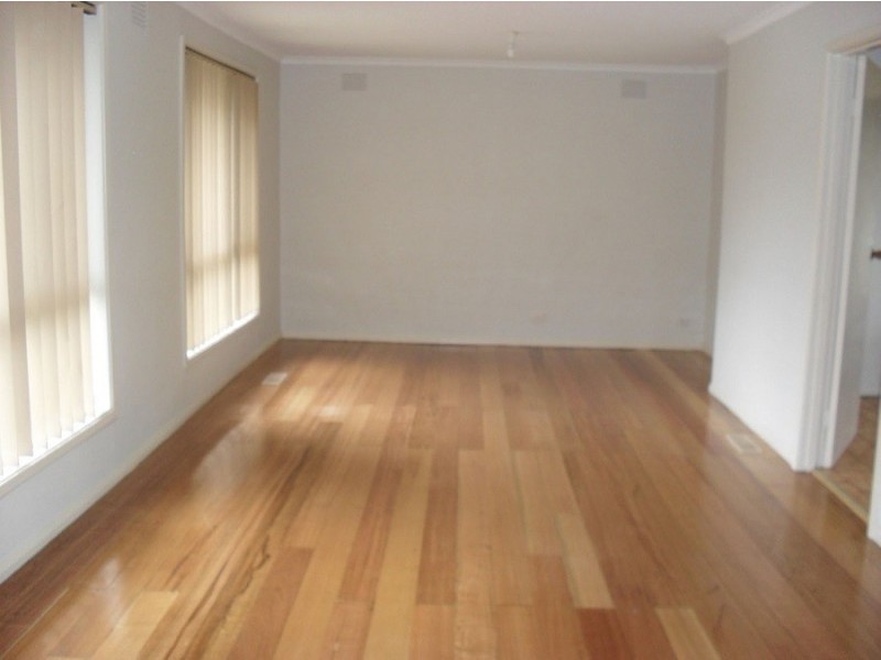 15 Fenfield Street, Cranbourne VIC 3977