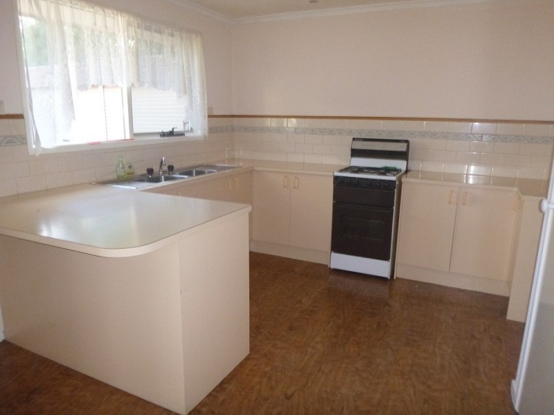 3 Caroline Crescent, Cranbourne VIC 3977