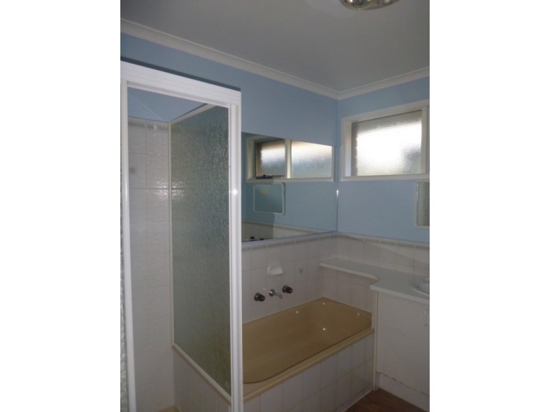 3 Caroline Crescent, Cranbourne VIC 3977