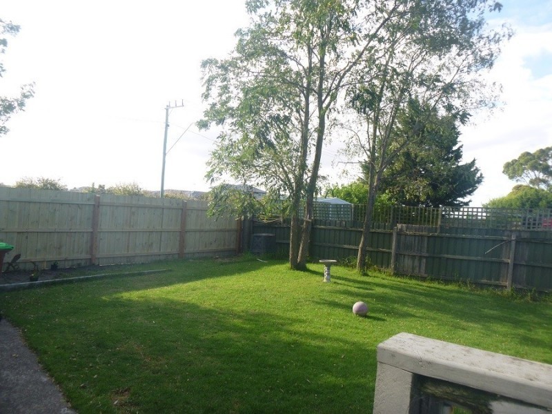 3 Caroline Crescent, Cranbourne VIC 3977