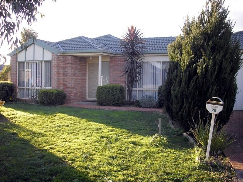 28 Merrijig Avenue, Cranbourne VIC 3977
