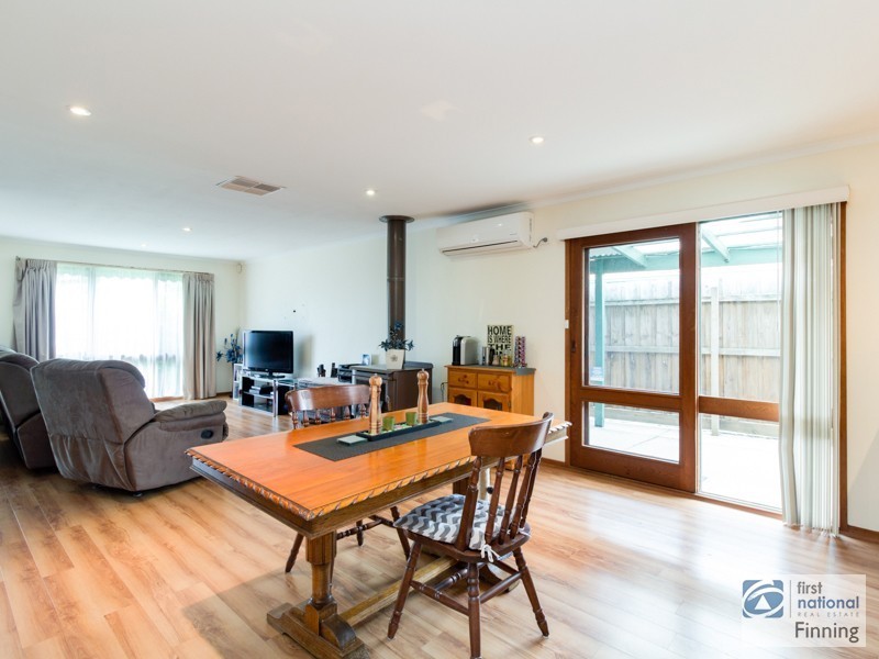 48 Fairbairn Road, Cranbourne VIC 3977