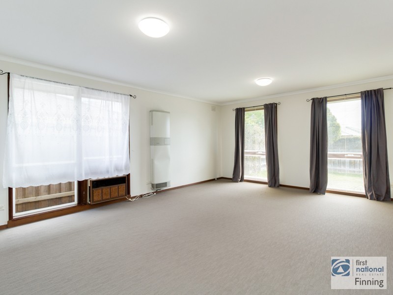 16 David Avenue, Cranbourne VIC 3977