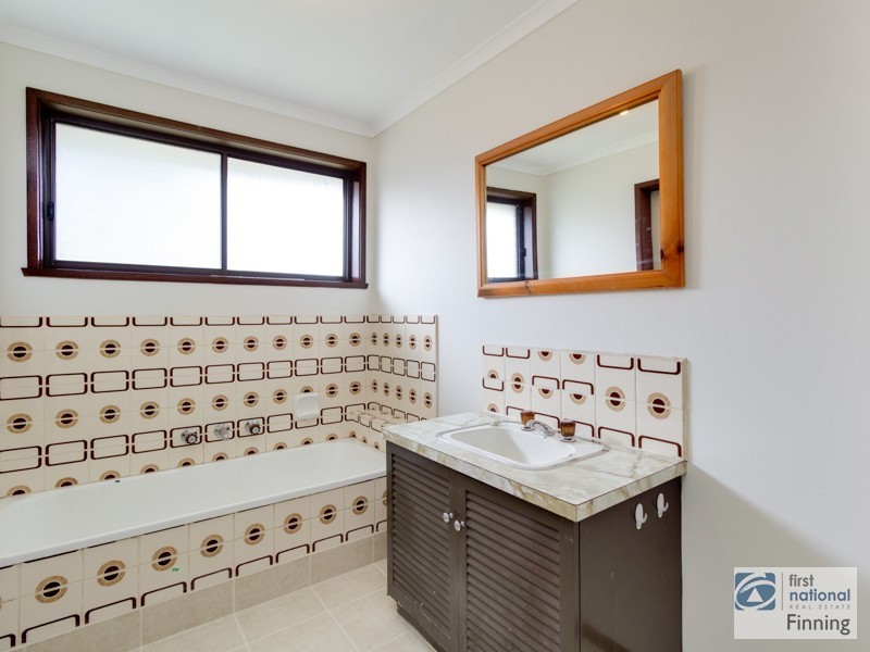 16 David Avenue, Cranbourne VIC 3977