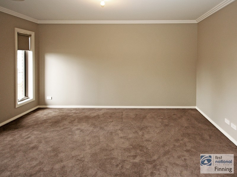 26 Brittlegum Road, Cranbourne East VIC 3977